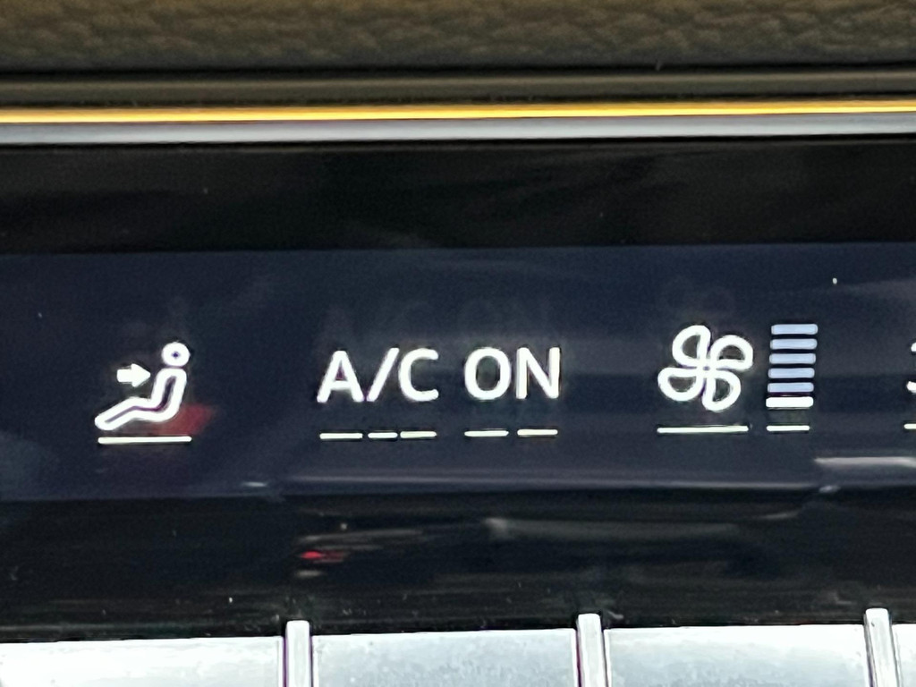 48567842-28.jpg